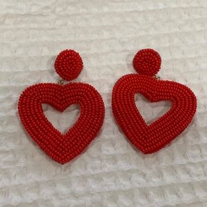 NWOT bead heart earrings